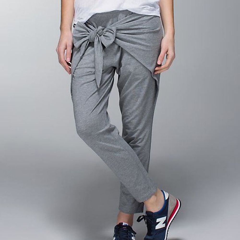 LULULEMON TIE ONE ON CROPS